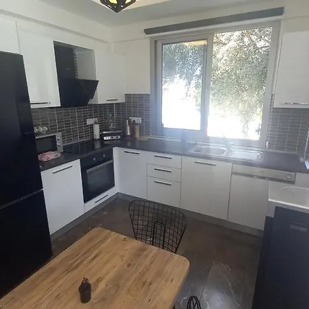 2+1 Luxury Flat In A Site With 2 Swimming Pools Kerínia