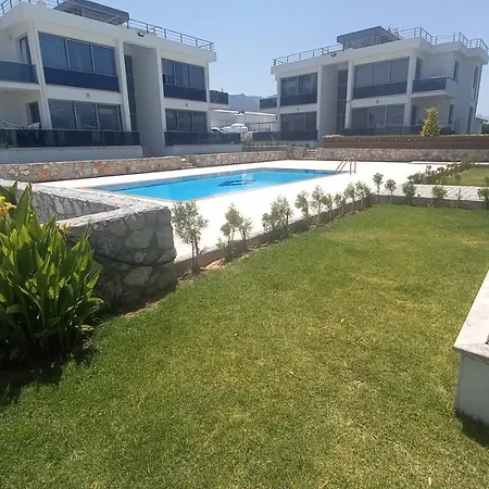 2+1 Luxury Flat In A Site With 2 Swimming Pools Kerínia