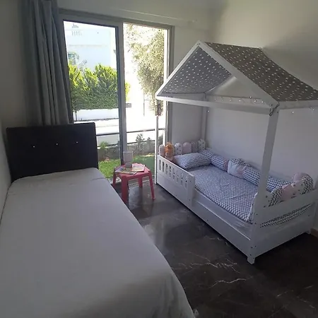 2+1 Luxury Flat In A Site With 2 Swimming Pools Kerínia