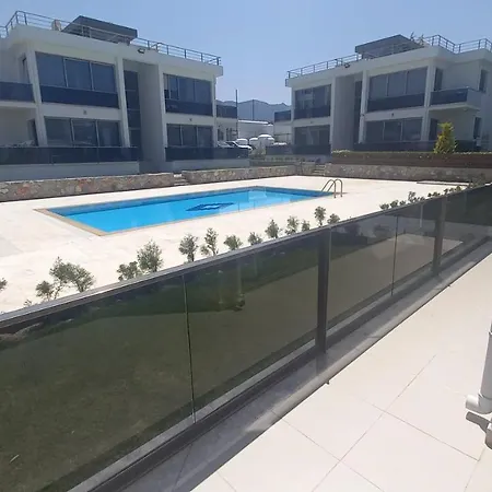 2+1 Luxury Flat In A Site With 2 Swimming Pools Kerínia