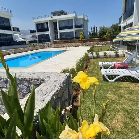 2+1 Luxury Flat In A Site With 2 Swimming Pools Apartman Kerínia