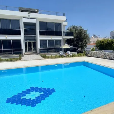 2+1 Luxury Flat In A Site With 2 Swimming Pools Kerínia